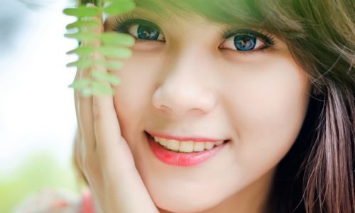 blue-eyed-girl-face-smile-1024x768